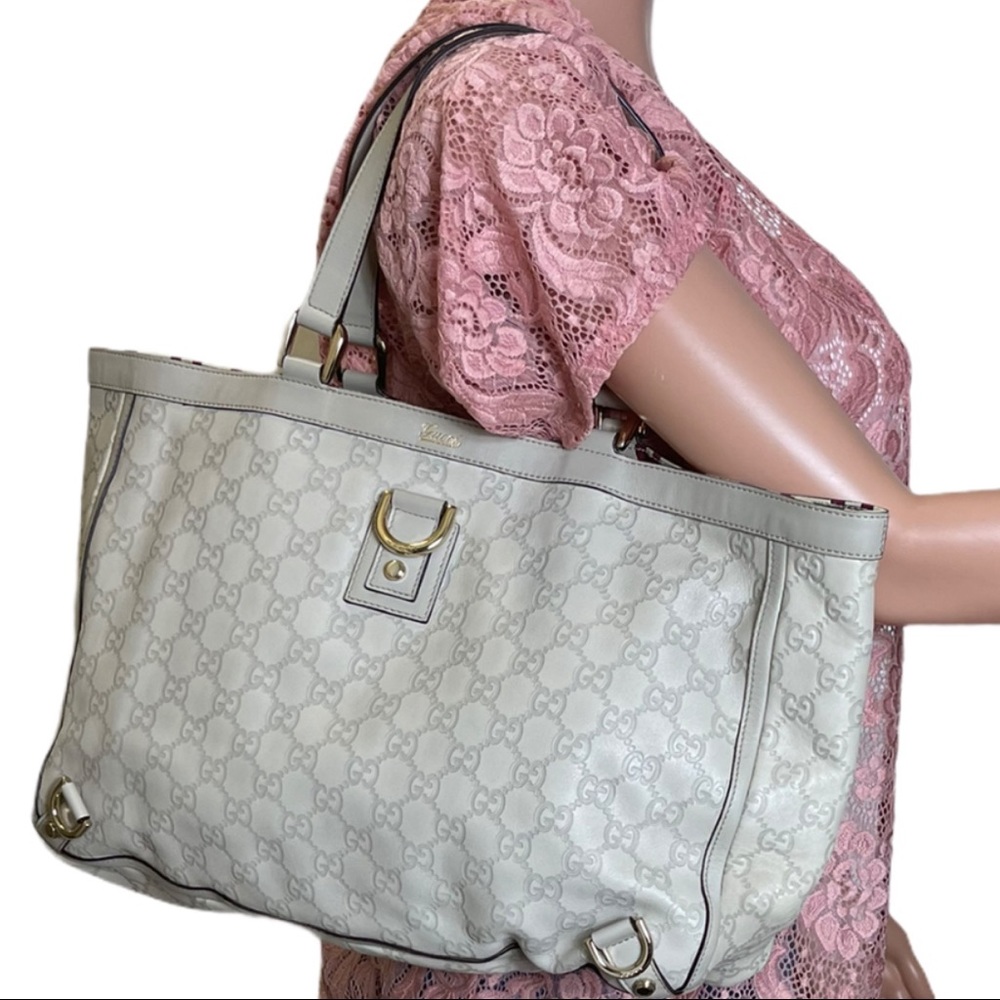 Authentic GUCCI 100% Leather Shoulder Handbag